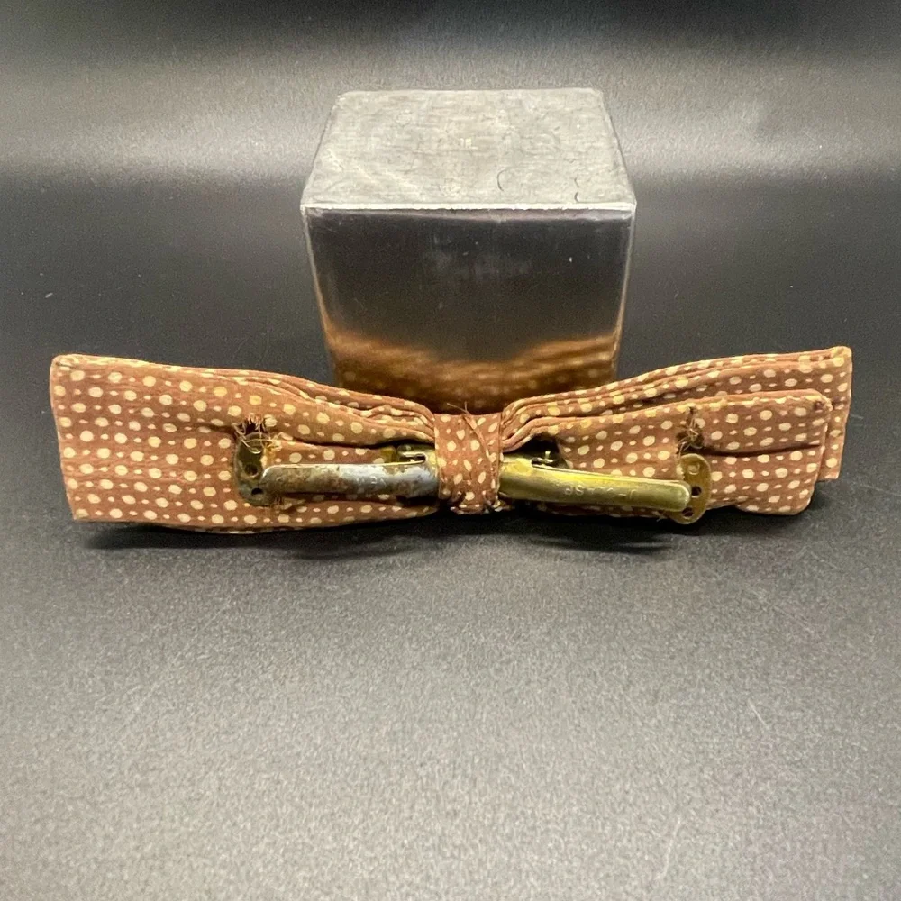 Vintage Brown & Cream Bat Wing Bow tie